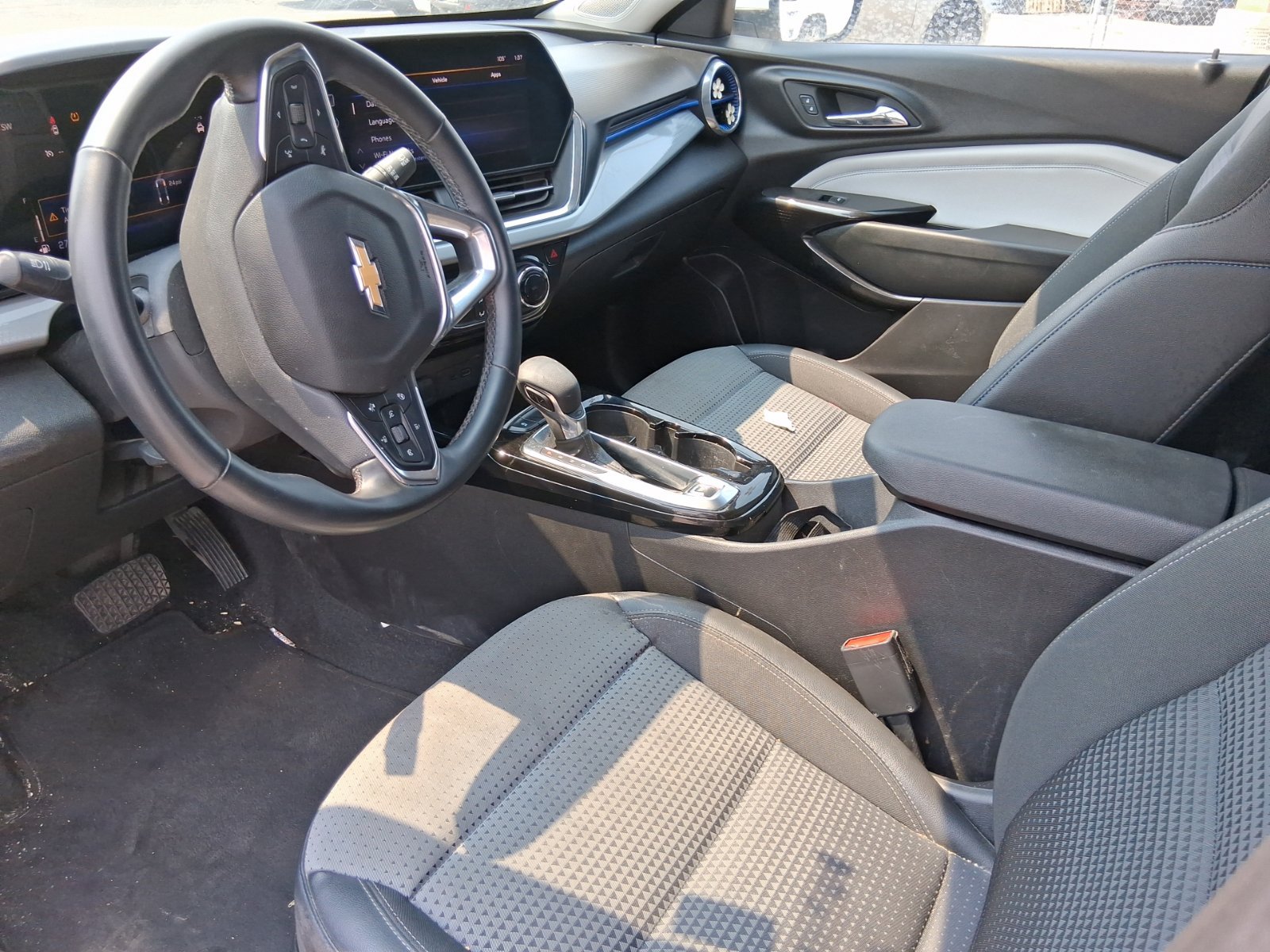 Used 2024 Chevrolet Trax LT w/ Driver Confidence Package FWD image 10