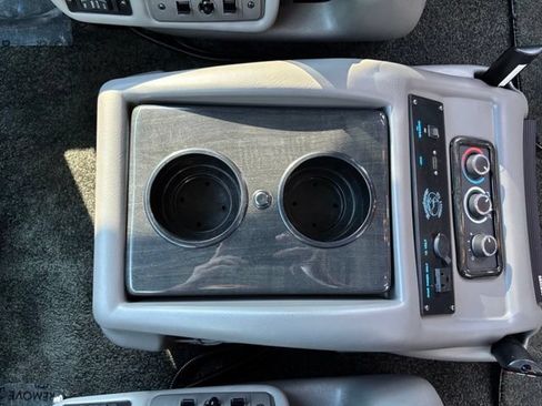 Used 2017 GMC Savana 2500 Extended RWD image 36