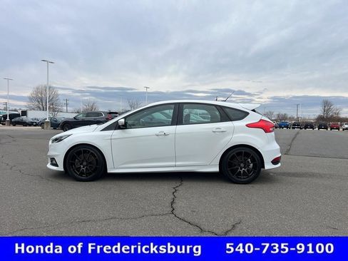 Used 2016 Ford Focus ST image 5