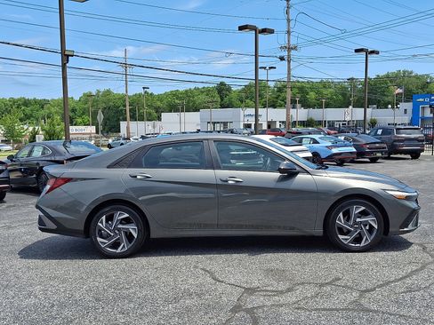 Certified 2025 Hyundai Elantra Sport FWD image 7
