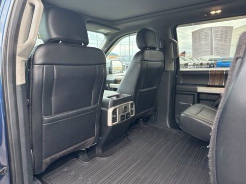 Used 2019 Ford F150 Lariat w/ Equipment Group 502A Luxury AWD/4WD image 17