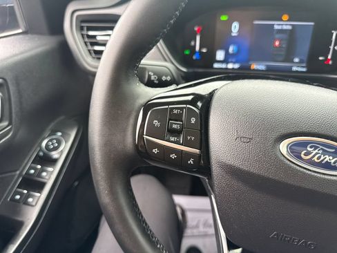 Used 2025 Ford Escape SE FWD image 35