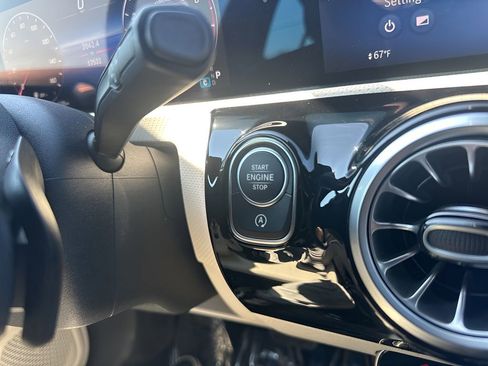 Used 2025 Mercedes-Benz CLA 250 4MATIC image 22