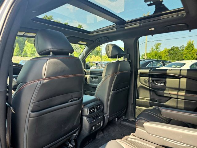 Used 2024 Honda Pilot TrailSport image 27