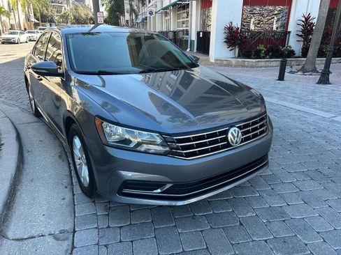 Used 2017 Volkswagen Passat 1.8T S image 3