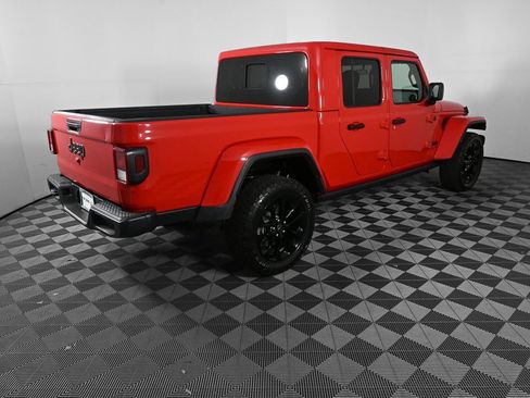 Used 2025 Jeep Gladiator Sport image 23