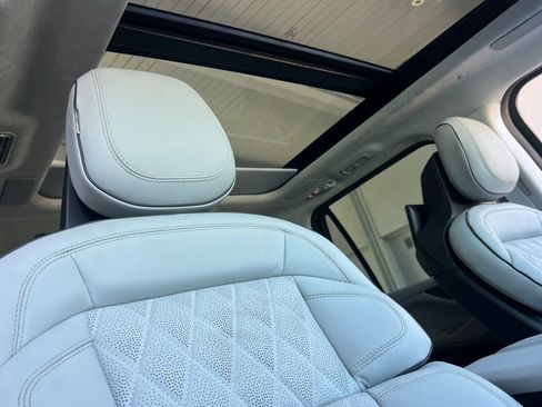 New 2026 Lincoln Navigator L Black Label AWD/4WD image 15