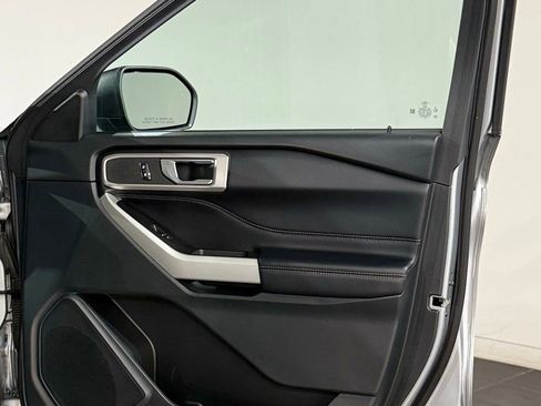Used 2022 Ford Explorer XLT w/ Equipment Group 202A image 60