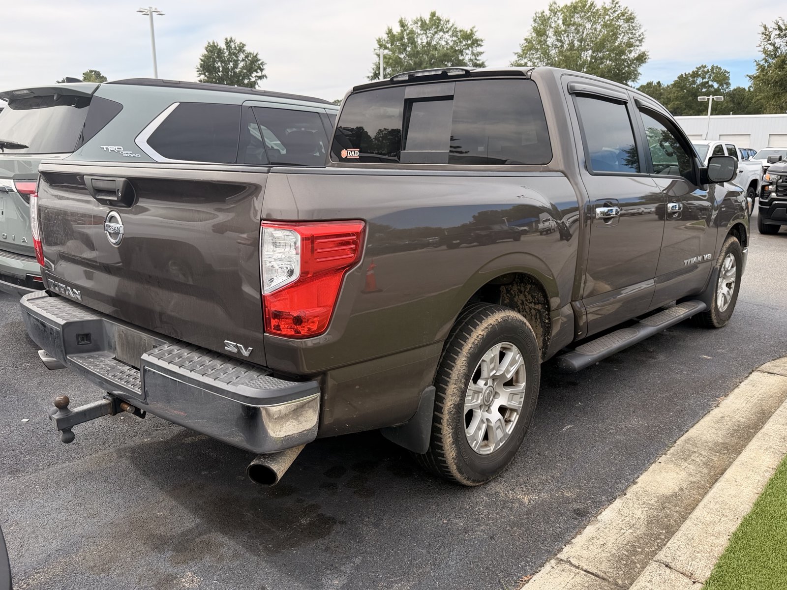 Used 2018 Nissan Titan SV RWD image 8