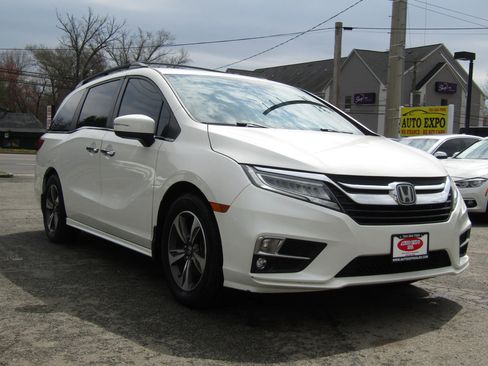 Used 2018 Honda Odyssey Touring image 1