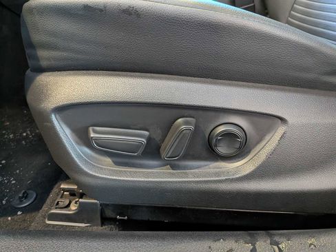 Used 2022 Toyota Camry SE w/ Cold Weather Package image 16