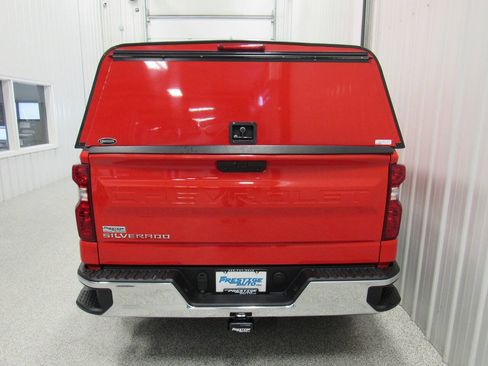 Used 2021 Chevrolet Silverado 1500 W/T w/ Z71 Off-Road Package AWD/4WD image 12