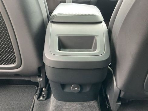 Certified 2023 Volvo XC60 B5 Core FWD image 32