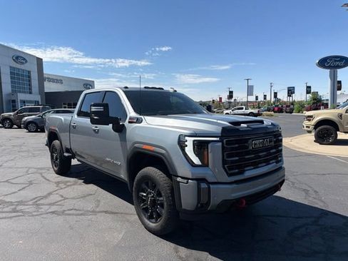 Used 2024 GMC Sierra 3500 AT4 w/ AT4 Premium Plus Package AWD/4WD image 2