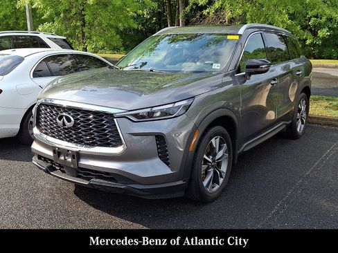 Used 2025 INFINITI QX60 Luxe AWD/4WD image 3