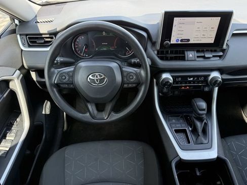Used 2025 Toyota RAV4 XLE FWD image 12