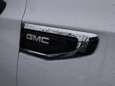 Used 2024 GMC Yukon XL SLT image 37