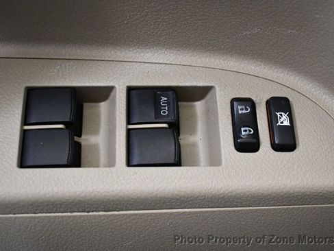 Used 2012 Toyota Highlander Limited w/ Tow Pkg image 33