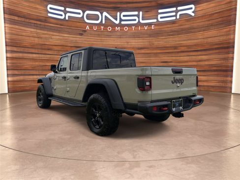 Used 2022 Jeep Gladiator Rubicon w/ LED Lighting Group AWD/4WD image 3