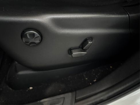 Used 2021 Jeep Grand Cherokee Laredo X image 24