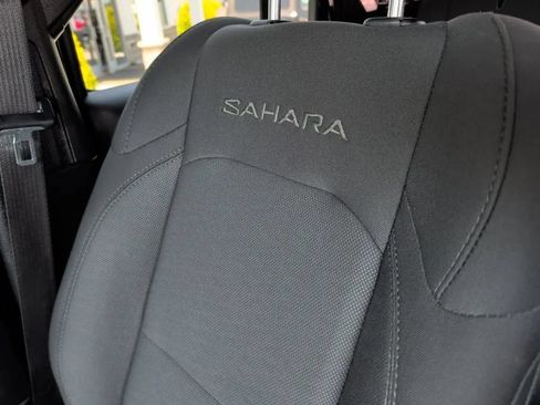Used 2019 Jeep Wrangler Unlimited Sahara AWD/4WD image 29
