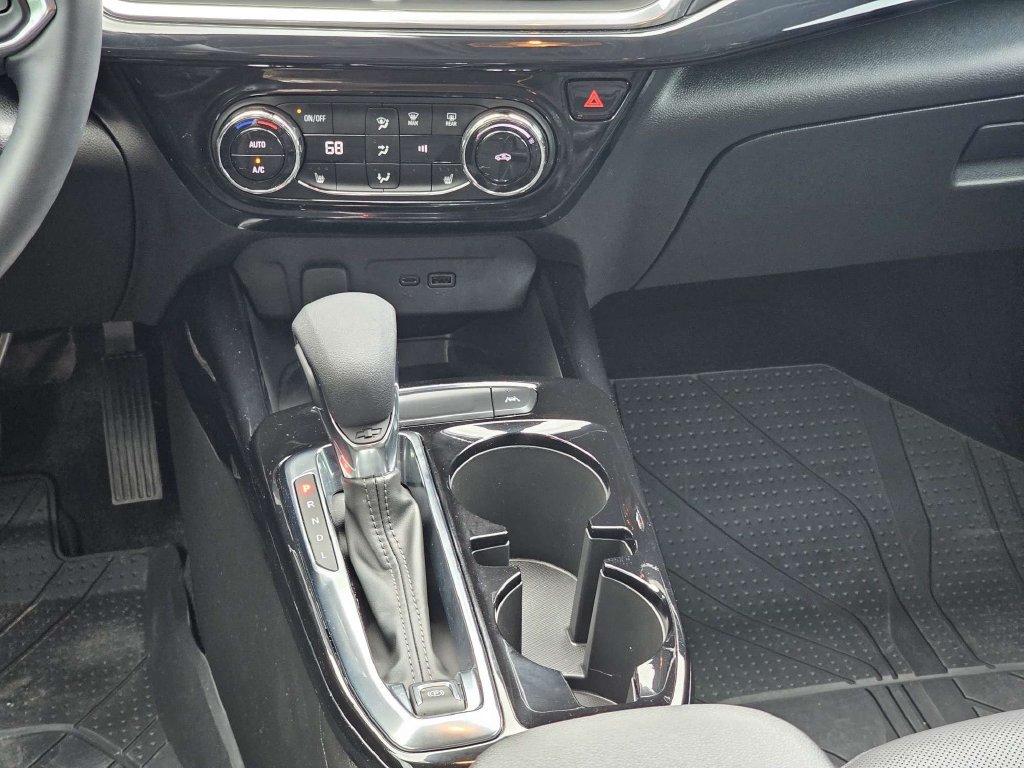 Used 2024 Chevrolet Trax ACTIV w/ Sunroof Package FWD image 20