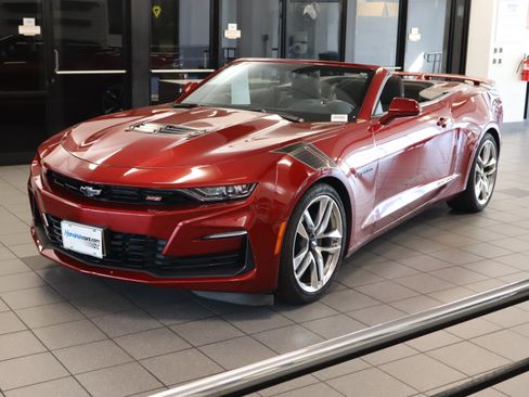 Used 2021 Chevrolet Camaro SS w/ Wild Cherry Design Package 1 RWD image 5