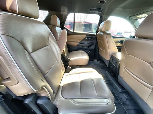 Used 2023 Chevrolet Traverse Premier image 27