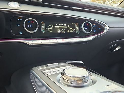 Used 2023 Genesis GV70 2.5T Sport Prestige w/ Sport Prestige Package image 23