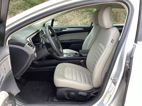 Used 2018 Ford Fusion S image 23