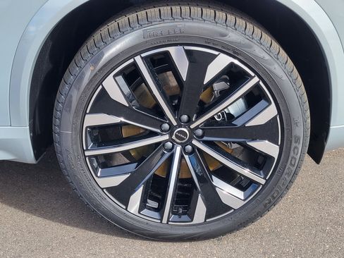 New 2026 Volvo XC90 T8 Ultra w/ Protection Package Premier AWD/4WD image 7