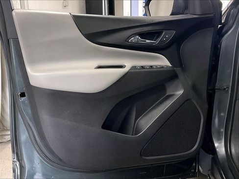 Used 2019 Chevrolet Equinox LS FWD image 9