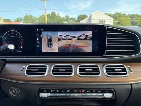 Used 2025 Mercedes-Benz GLS 450 4MATIC image 30