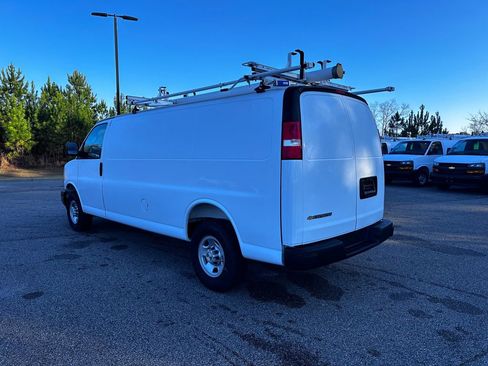 Used 2025 Chevrolet Express 2500 Extended w/ Communications Package image 9