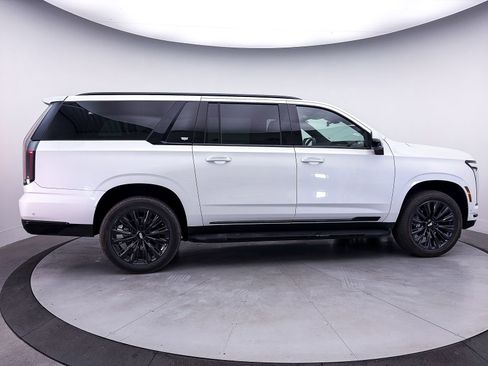 Used 2025 Cadillac Escalade ESV Sport w/ LPO, ONYX Package AWD/4WD image 46