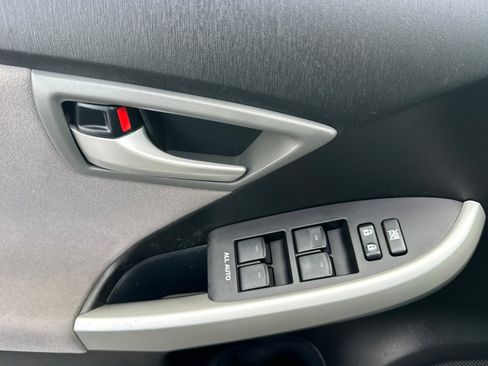 Used 2014 Toyota Prius Three image 8
