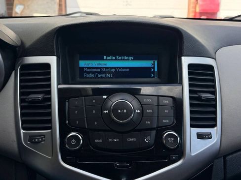 Used 2015 Chevrolet Cruze LT FWD image 9