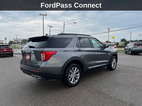 Used 2024 Ford Explorer XLT w/ Equipment Group 202A AWD/4WD image 6