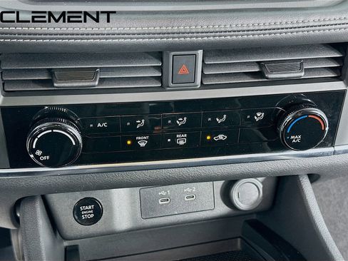 Used 2024 Nissan Rogue S image 21