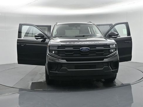 New 2026 Ford Expedition Active image 33