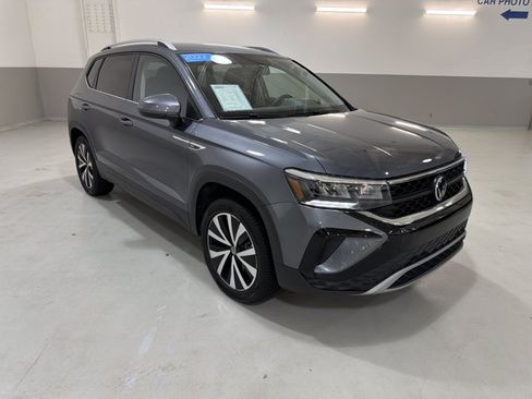 Certified 2022 Volkswagen Taos SE AWD/4WD image 4