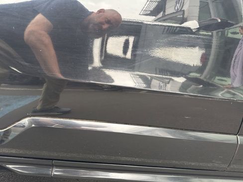 Used 2017 Volvo XC90 T6 Momentum w/ Vision Package image 11