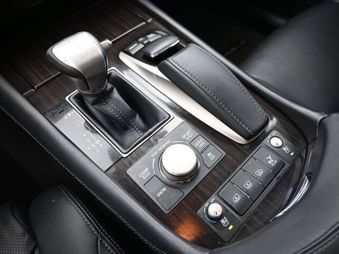 Used 2013 Lexus LS 460 L w/ Ultra Luxury Pkg RWD image 30