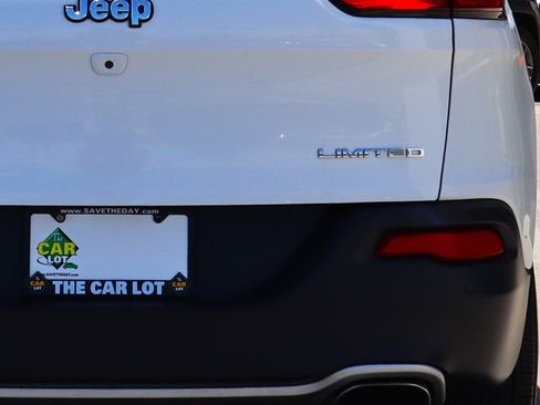 Used 2016 Jeep Cherokee Limited image 20