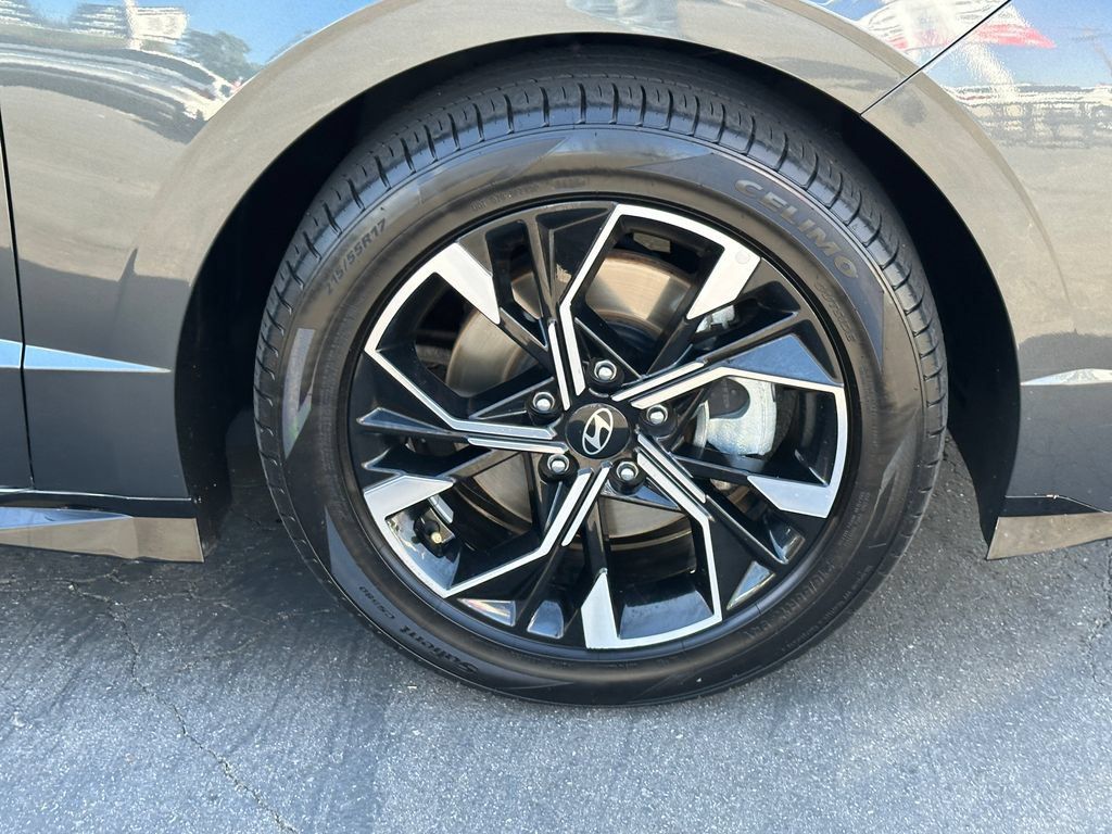 Used 2025 Hyundai Sonata SEL FWD image 10