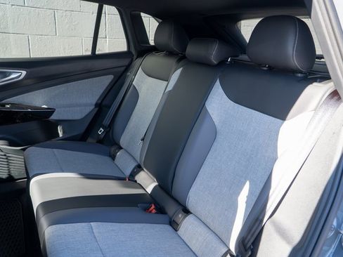 New 2025 Volkswagen ID.4 Pro image 9