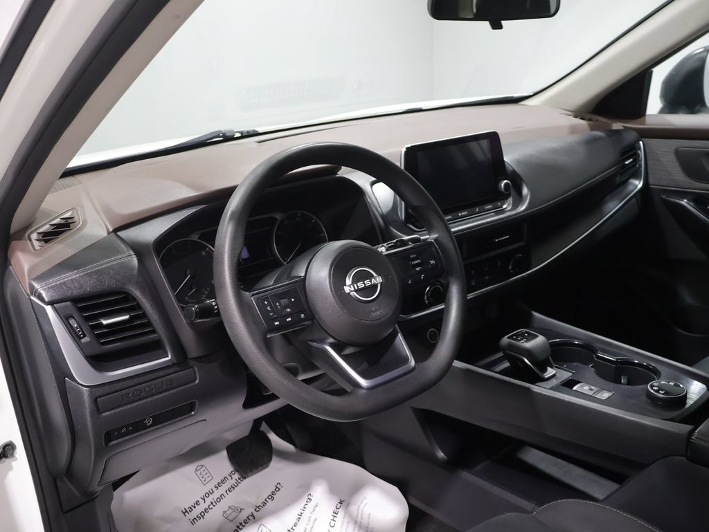 Used 2023 Nissan Rogue S AWD/4WD image 25