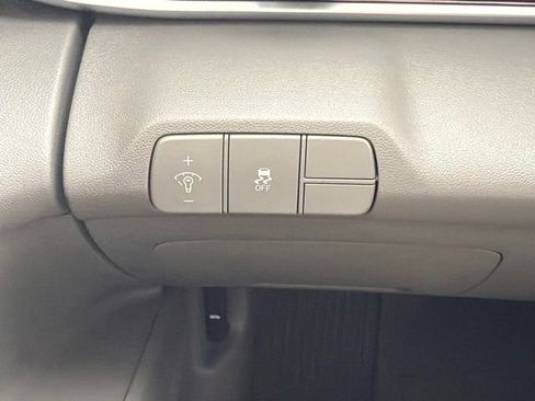 Used 2025 Hyundai Elantra SEL FWD image 27
