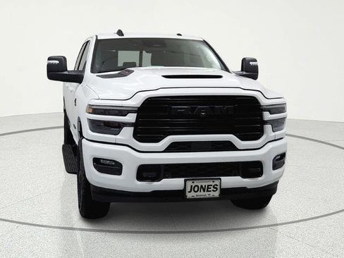New 2026 RAM 2500 Laramie AWD/4WD image 3