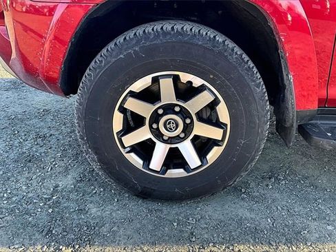 Used 2024 Toyota 4Runner TRD Off-Road image 5
